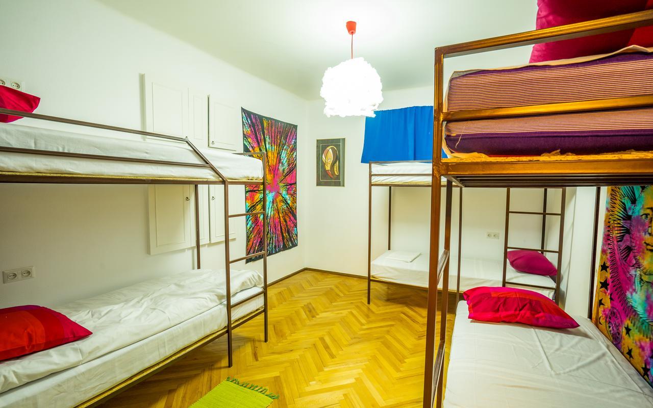 Zgarbi Hostel Tbilisi Exterior foto