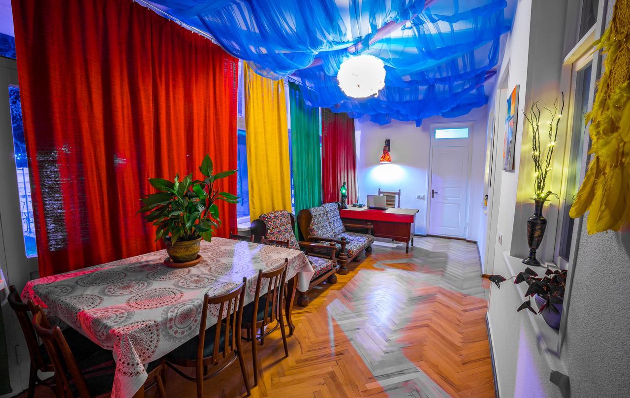 Zgarbi Hostel Tbilisi Exterior foto