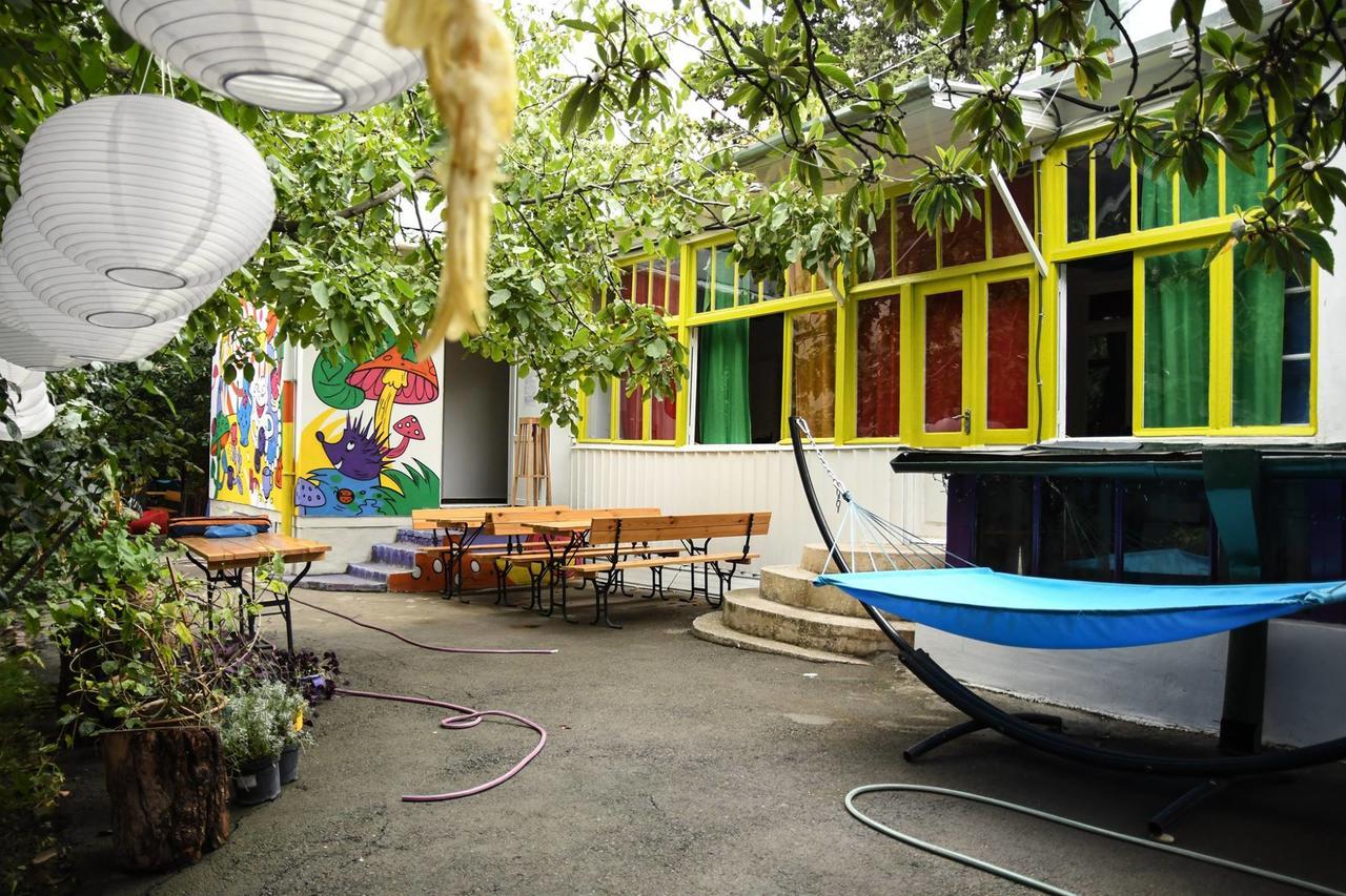 Zgarbi Hostel Tbilisi Exterior foto