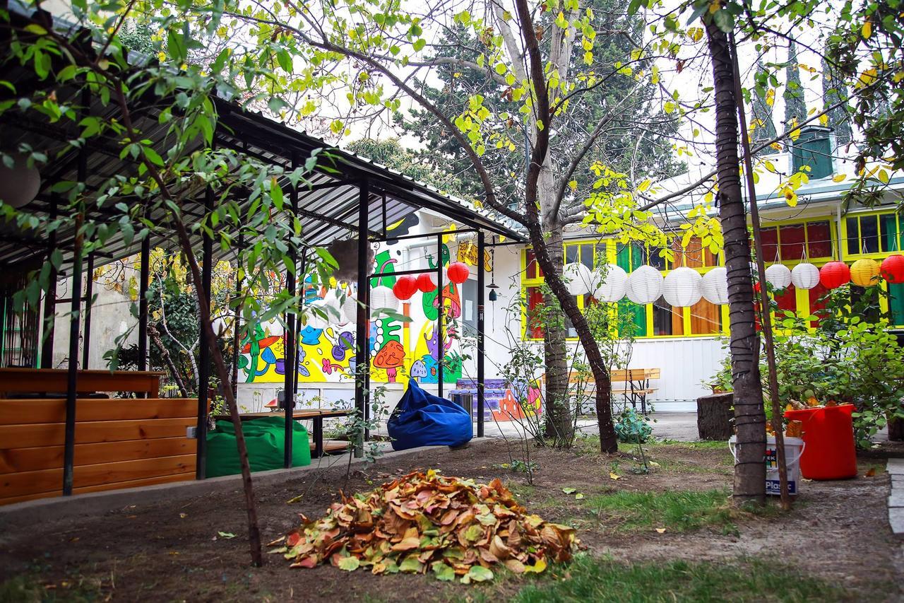 Zgarbi Hostel Tbilisi Exterior foto