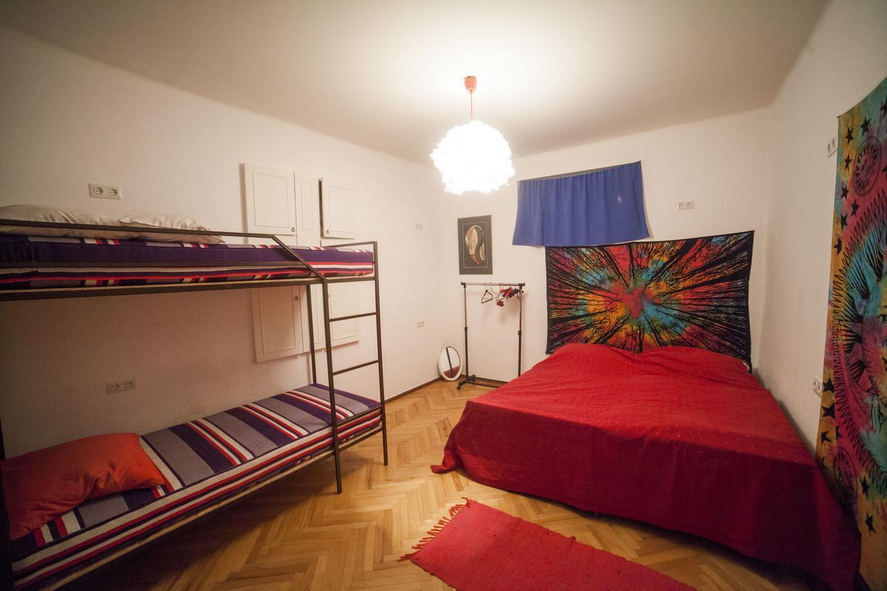 Zgarbi Hostel Tbilisi Exterior foto