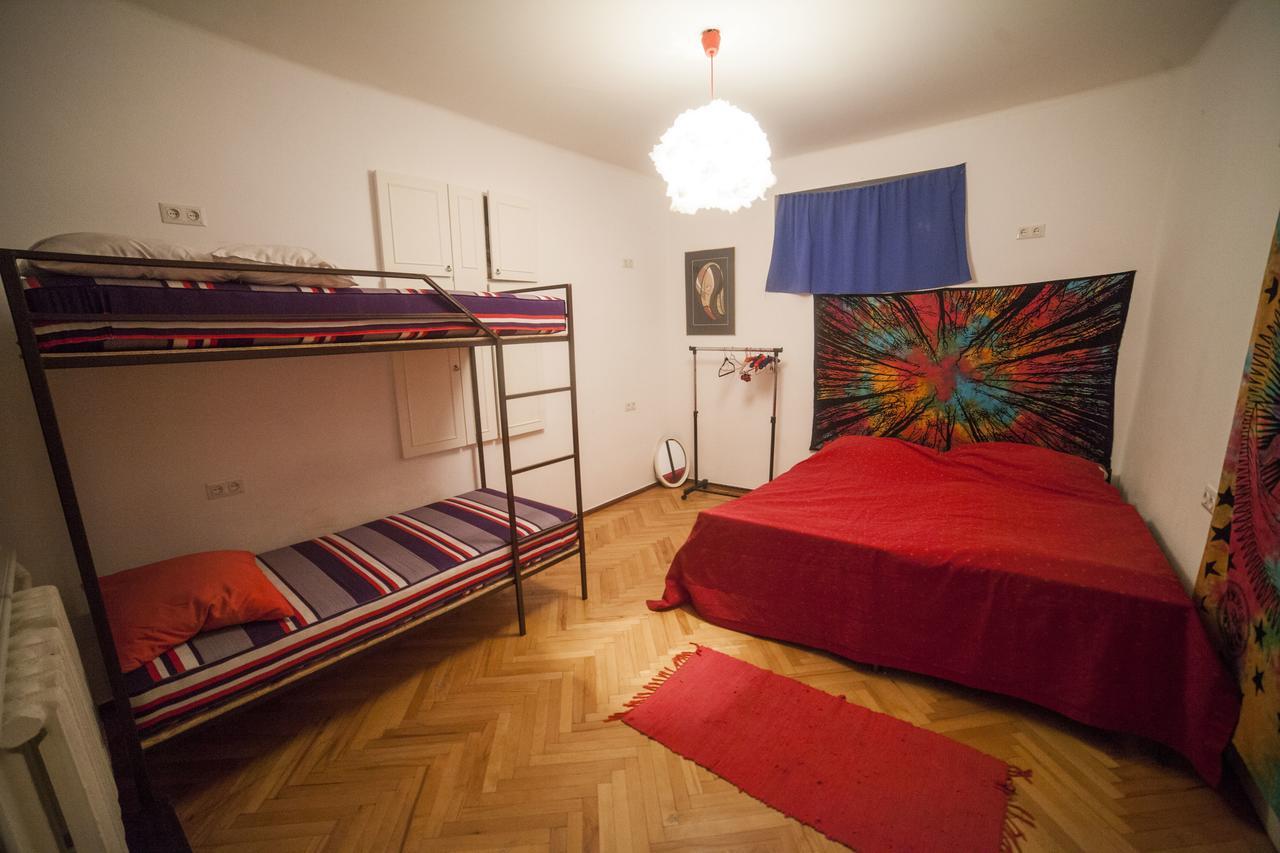 Zgarbi Hostel Tbilisi Exterior foto